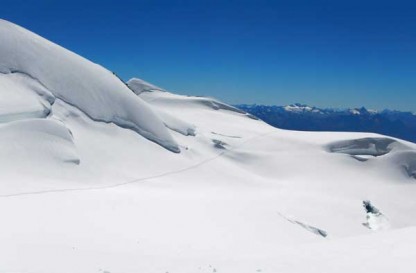 Un percorso dal sapore antico tra i versanti del Monte Rosa con destinazione la Capanna Margherita in cima alla Punta Gnifetti