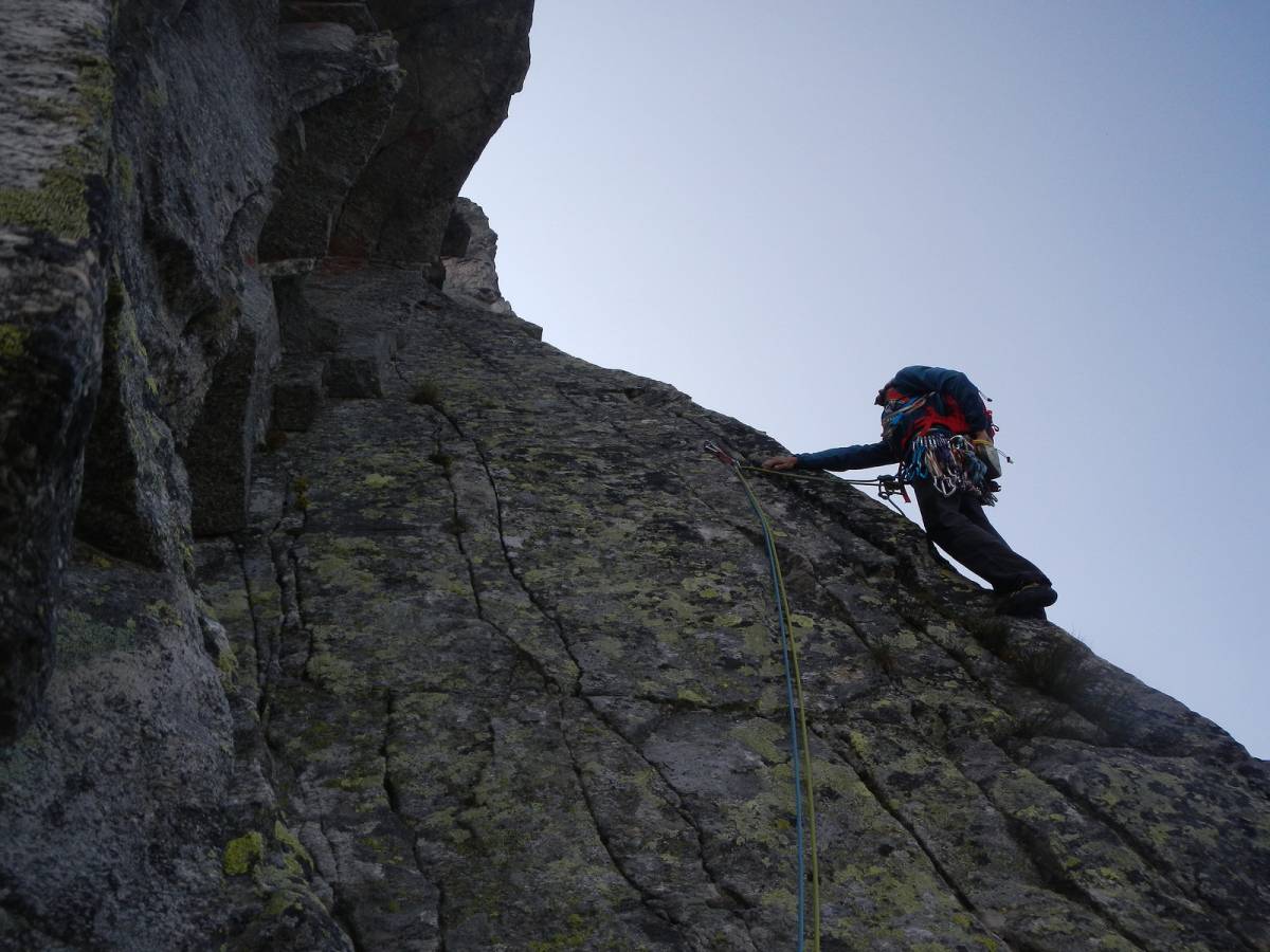 Primo tiro di urlo della poiana alla pioda