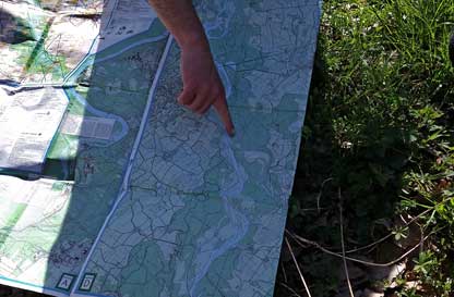 Orienteering naturalistico, piccoli esploratori con bussola e mappe