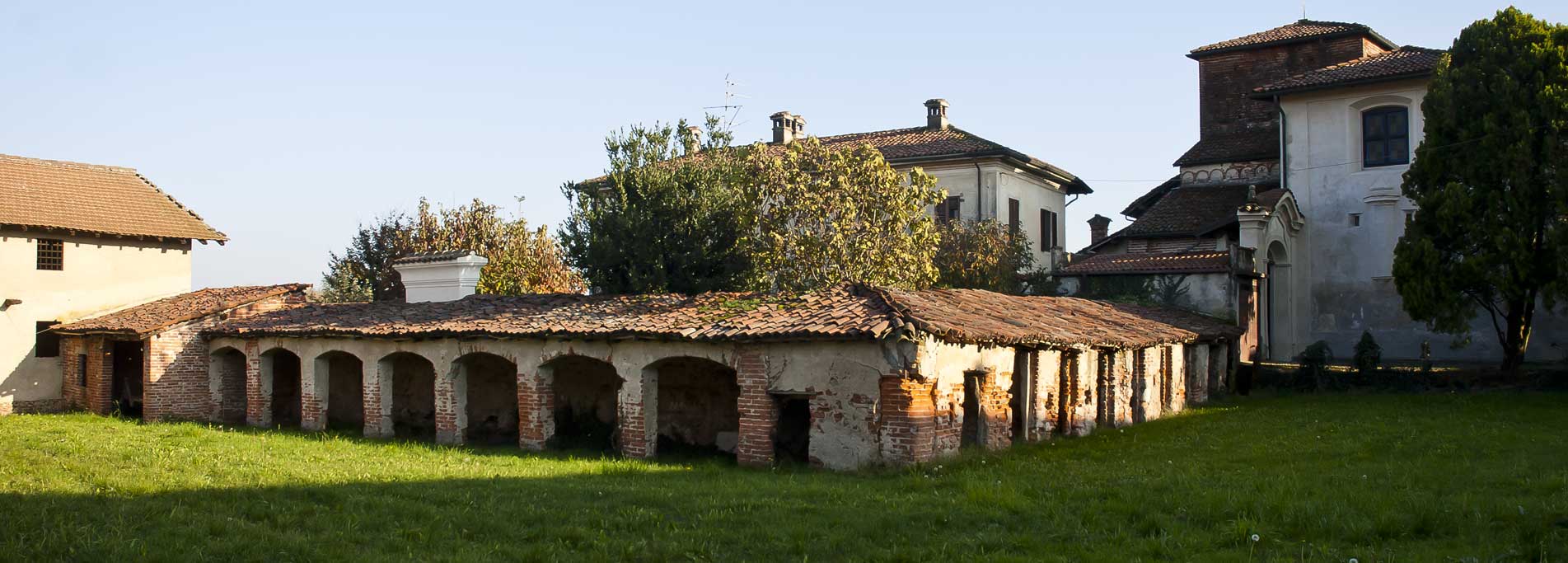 Badia di Dulzago Bellinzago Novarese NO Borgo medioevale