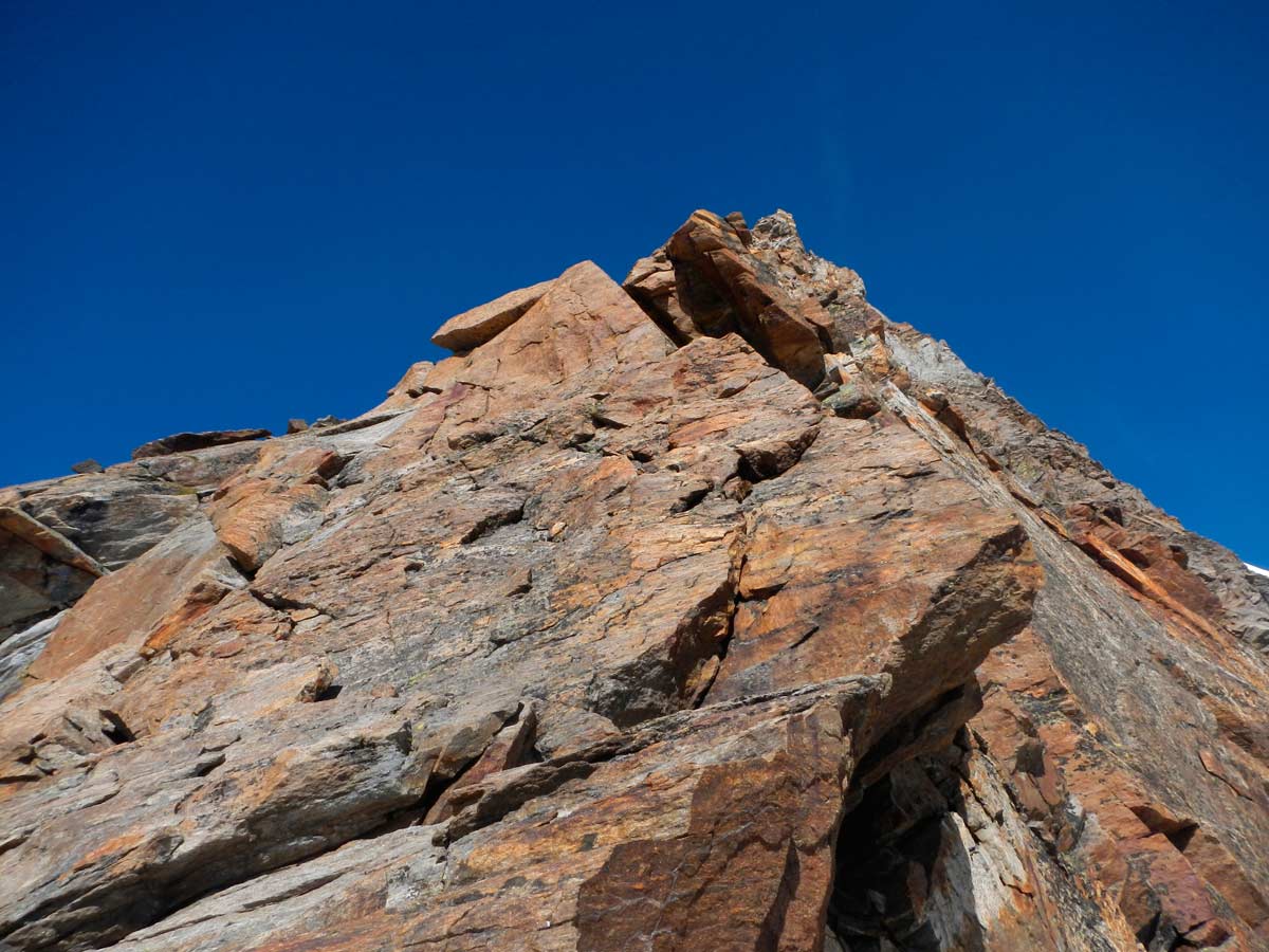 tratti di roccia buona della cresta del soldato