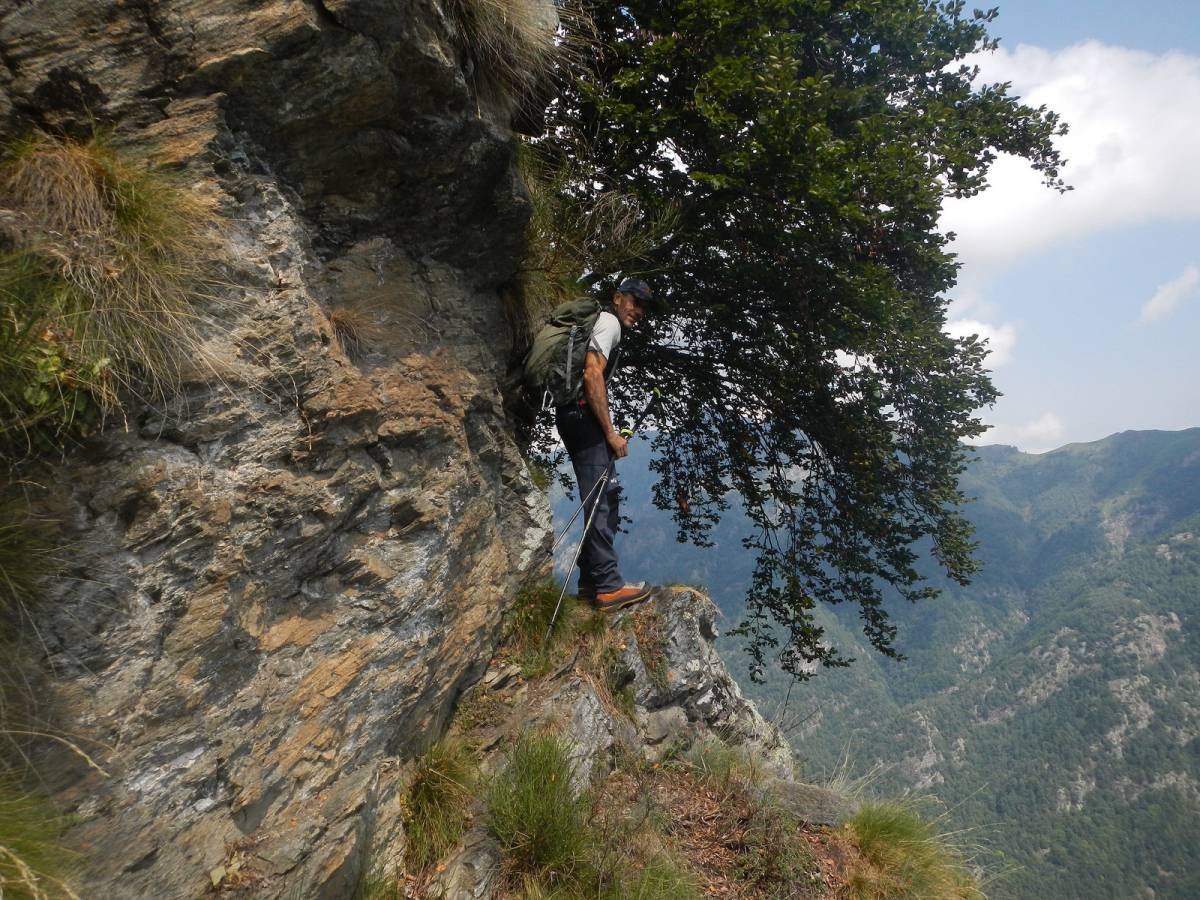 Sentiero sotto la Varga Monga - sopra al pian dei gazzari