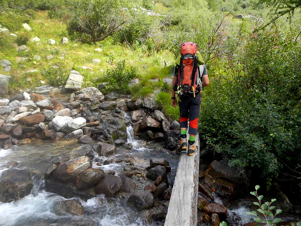 passerella sul torrente