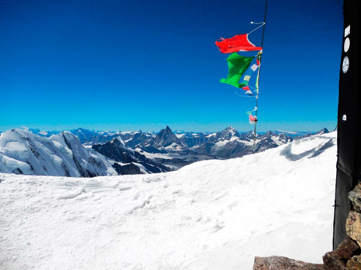 In cima alla Capanna Margherita